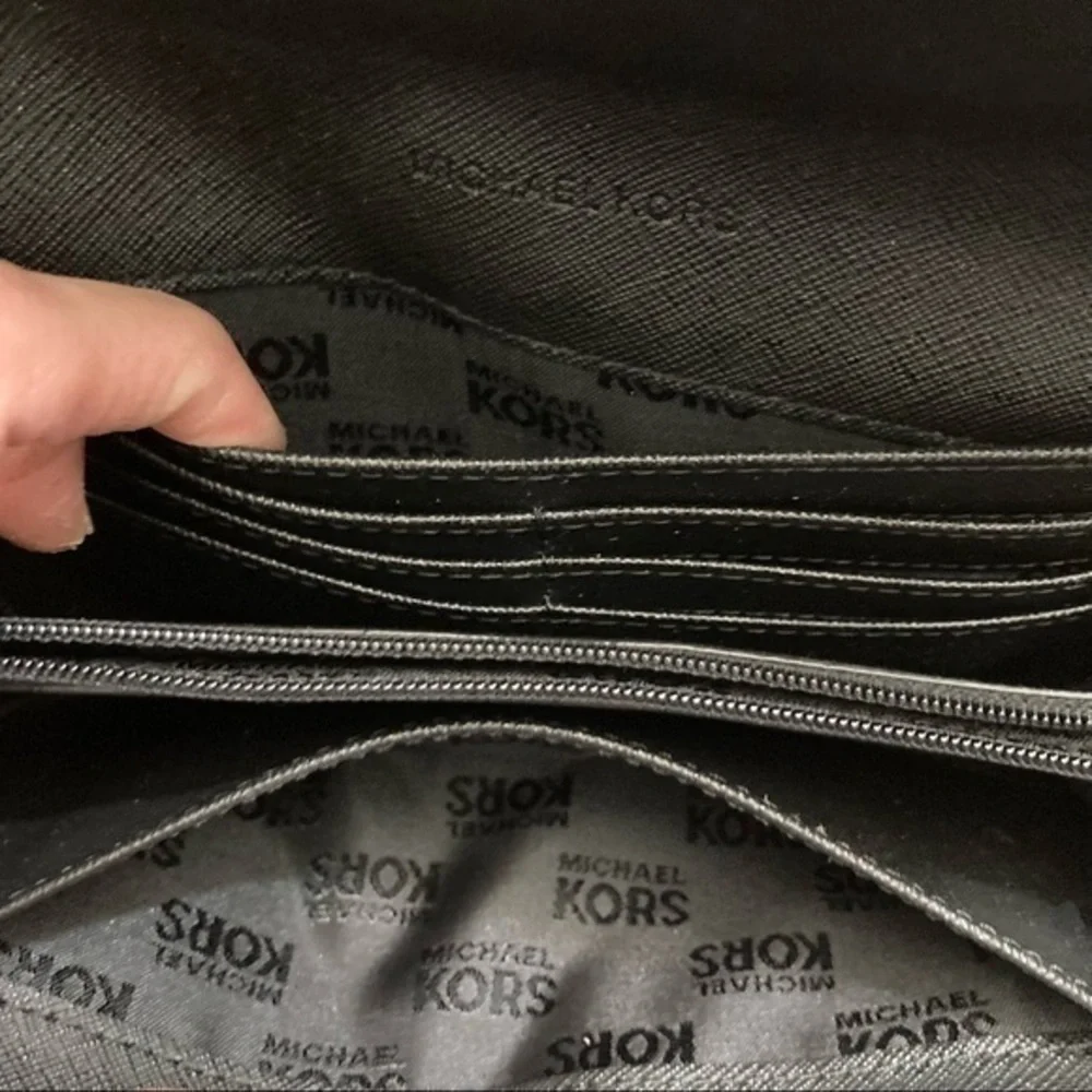 Michael kors black leather logo wallet